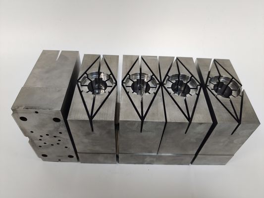 H13 (1.2344) lõi khuôn chính xác