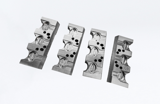 ASSAB Mold Steel Custom Non-Standard cores với độ chính xác 0,005mm cho khuôn đóng gói