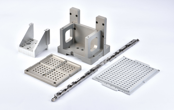 Các bộ phận khuôn phun tùy chỉnh trong thép công cụ (Böhler / ASSAB)